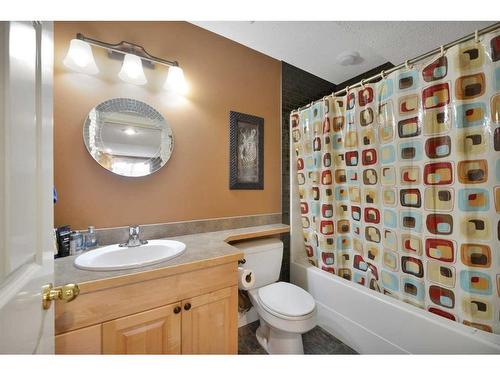 9 Ashmore Close, Red Deer, AB - Indoor Photo Showing Bathroom