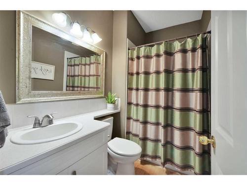 9 Ashmore Close, Red Deer, AB - Indoor Photo Showing Bathroom