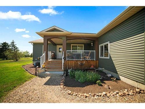 4116 50 Street, Stettler, AB - Outdoor