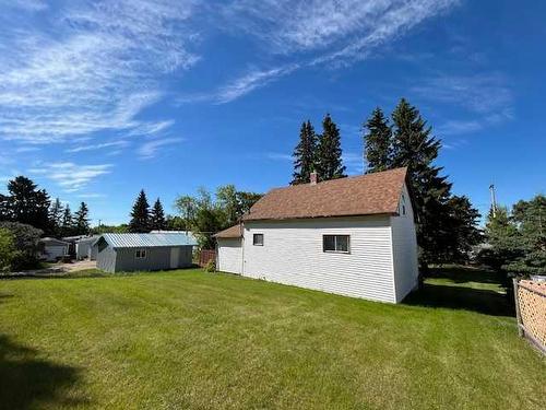 5215 54Th Ave, Bashaw, AB - Outdoor