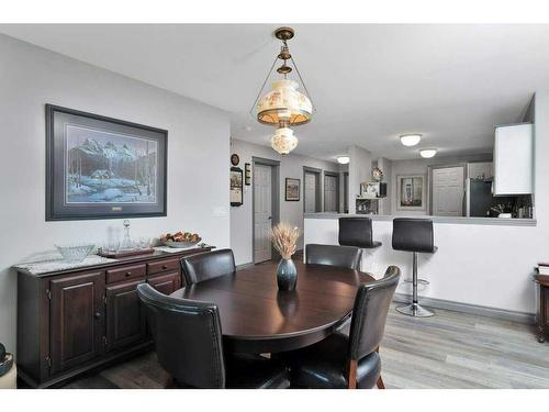 L01-6118 53 Avenue, Red Deer, AB - Indoor Photo Showing Dining Room