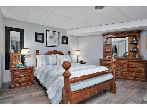 L01-6118 53 Avenue, Red Deer, AB - Indoor Photo Showing Bedroom