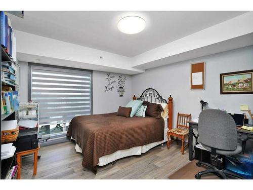 L01-6118 53 Avenue, Red Deer, AB - Indoor Photo Showing Bedroom