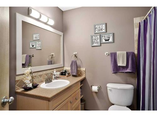 105 Dempsey Street, Red Deer, AB - Indoor Photo Showing Bathroom