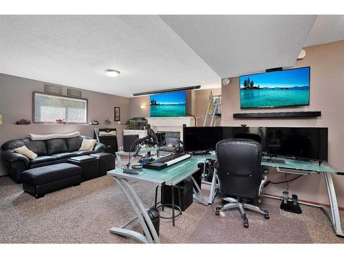 105 Dempsey Street, Red Deer, AB - Indoor Photo Showing Living Room