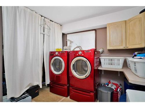 105 Dempsey Street, Red Deer, AB - Indoor Photo Showing Laundry Room