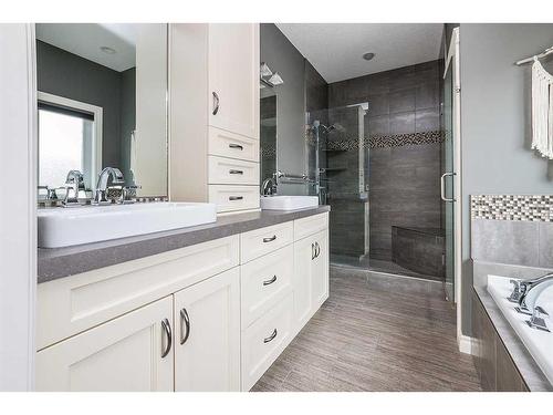57 Garrison Circle, Red Deer, AB - Indoor Photo Showing Bathroom