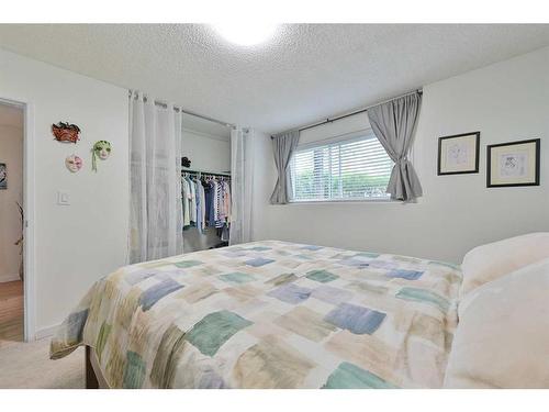 101-4814 46 Street, Red Deer, AB - Indoor Photo Showing Bedroom