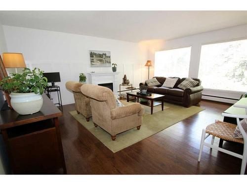 66 College Park Drive, Red Deer, AB - Indoor Photo Showing Living Room