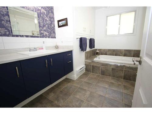 66 College Park Drive, Red Deer, AB - Indoor Photo Showing Bathroom