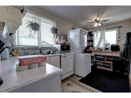 19 George Crescent, Red Deer, AB - Indoor Photo Showing Laundry Room