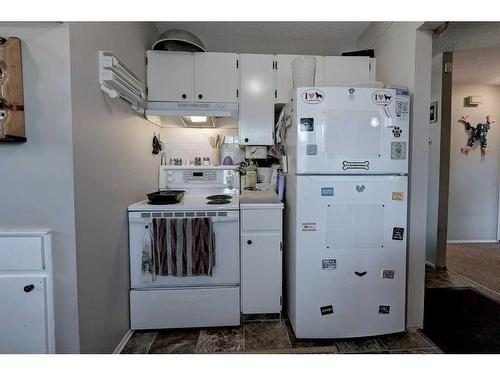 19 George Crescent, Red Deer, AB - Indoor Photo Showing Kitchen