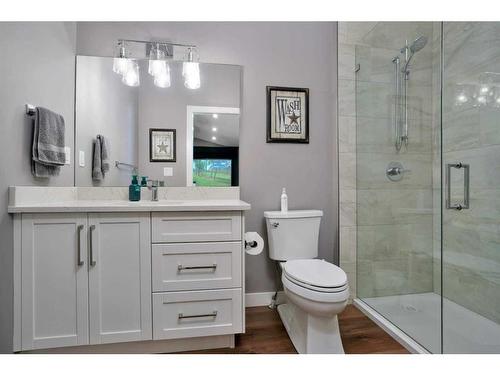 10 Sweetgrass Place, Sylvan Lake, AB - Indoor Photo Showing Bathroom