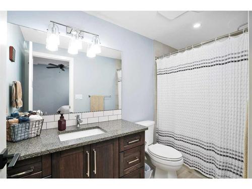 10 Sweetgrass Place, Sylvan Lake, AB - Indoor Photo Showing Bathroom