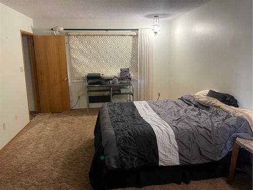 5018 Alexander Avenue, Coronation, AB - Indoor Photo Showing Bedroom