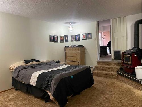 5018 Alexander Avenue, Coronation, AB - Indoor Photo Showing Bedroom