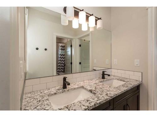 37247 Range Road 264, Rural Red Deer County, AB - Indoor Photo Showing Bathroom