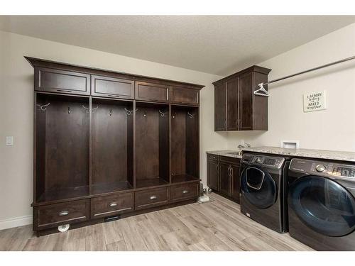37247 Range Road 264, Rural Red Deer County, AB - Indoor Photo Showing Laundry Room