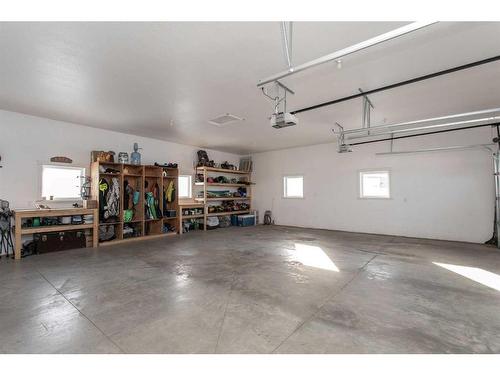 37247 Range Road 264, Rural Red Deer County, AB - Indoor Photo Showing Garage