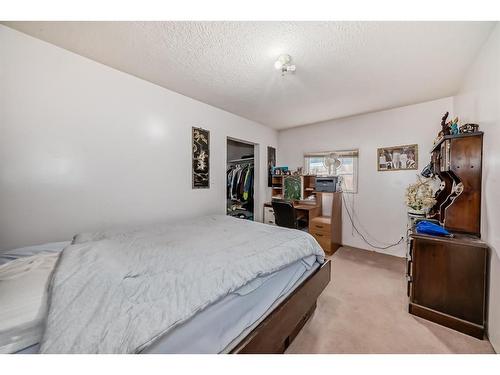 4623 48 Street, Sylvan Lake, AB - Indoor Photo Showing Bedroom