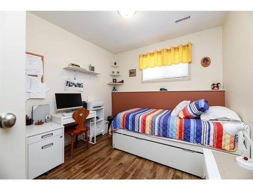 184 28342 Township Road 384, Rural Red Deer County, AB - Indoor Photo Showing Bedroom