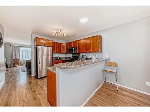 143 Lanterman Close, Red Deer, AB - Indoor Photo Showing Kitchen