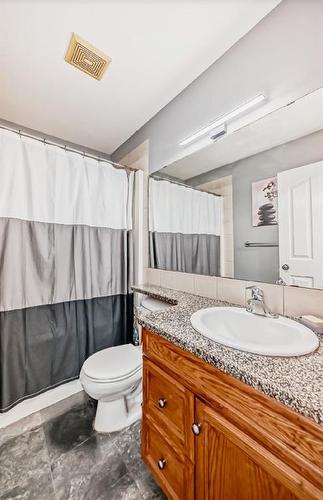 143 Lanterman Close, Red Deer, AB - Indoor Photo Showing Bathroom