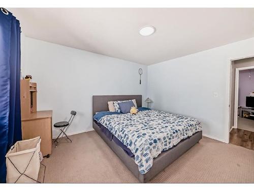 143 Lanterman Close, Red Deer, AB - Indoor Photo Showing Bedroom