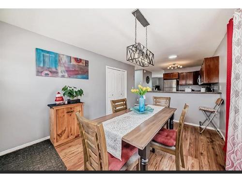 143 Lanterman Close, Red Deer, AB - Indoor Photo Showing Dining Room