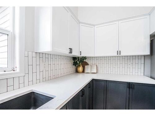 28 Vincent Close, Red Deer, AB - Indoor Photo Showing Kitchen