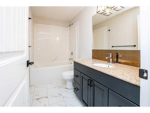 28 Vincent Close, Red Deer, AB - Indoor Photo Showing Bathroom