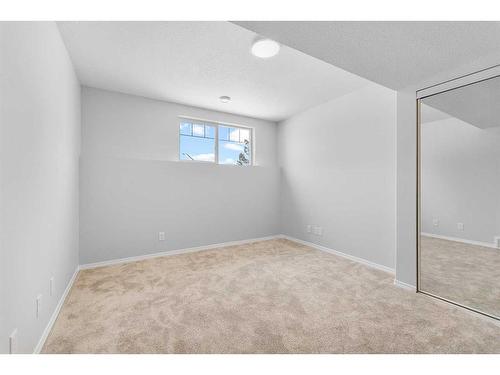 28 Vincent Close, Red Deer, AB - Indoor Photo Showing Other Room