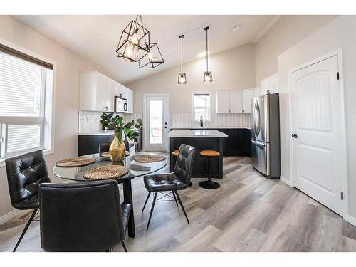 28 Vincent Close, Red Deer, AB - Indoor Photo Showing Dining Room