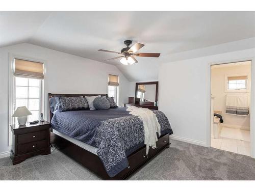 217-27111 Highway 597, Rural Lacombe County, AB - Indoor Photo Showing Bedroom