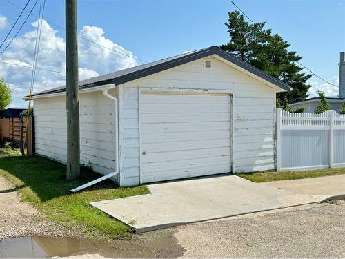 2124 20 Street, Delburne, AB 