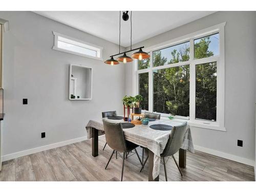 11 Cole Way, Sylvan Lake, AB - Indoor Photo Showing Dining Room