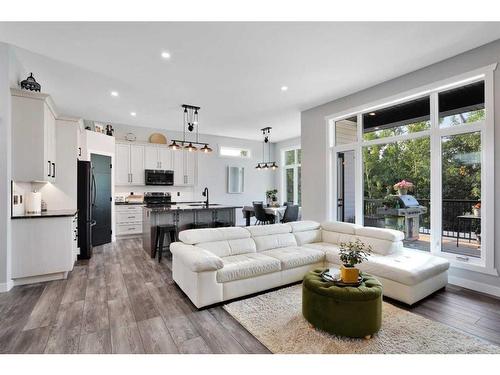 11 Cole Way, Sylvan Lake, AB - Indoor Photo Showing Living Room