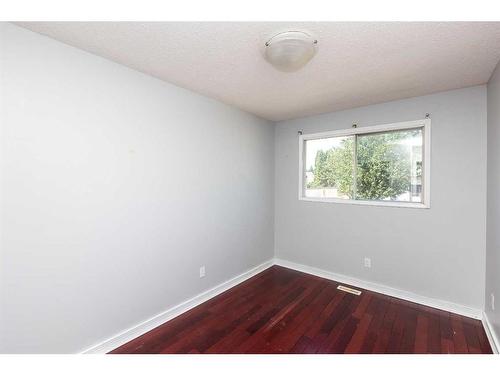 69 Nagel Avenue, Red Deer, AB - Indoor Photo Showing Other Room