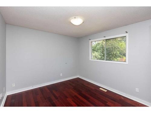 69 Nagel Avenue, Red Deer, AB - Indoor Photo Showing Other Room