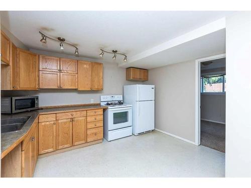 69 Nagel Avenue, Red Deer, AB - Indoor Photo Showing Kitchen