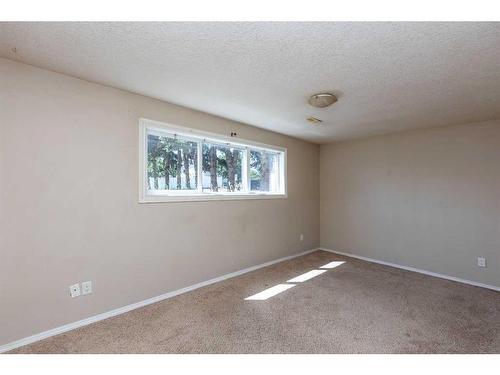 69 Nagel Avenue, Red Deer, AB - Indoor Photo Showing Other Room