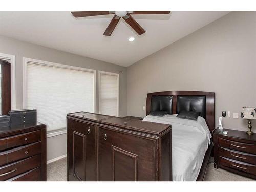 110-150 Vanier Drive, Red Deer, AB - Indoor Photo Showing Bedroom