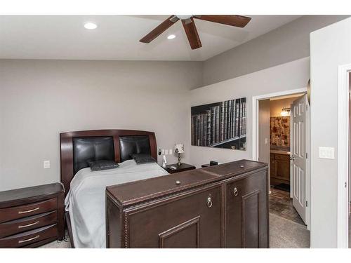 110-150 Vanier Drive, Red Deer, AB - Indoor Photo Showing Bedroom