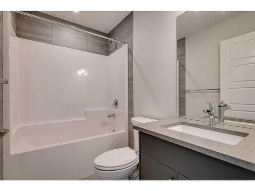 65 Emmett Crescent, Red Deer, AB - Indoor Photo Showing Bathroom