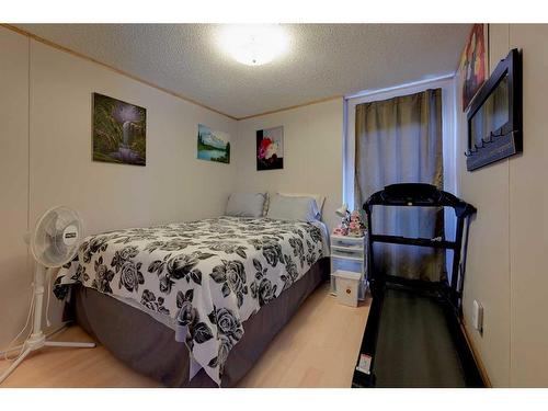 2122 19 Avenue, Delburne, AB - Indoor Photo Showing Bedroom