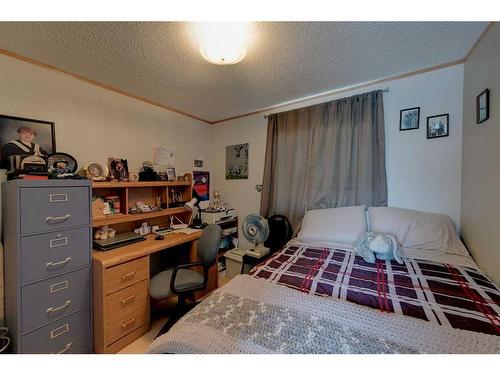 2122 19 Avenue, Delburne, AB - Indoor Photo Showing Bedroom