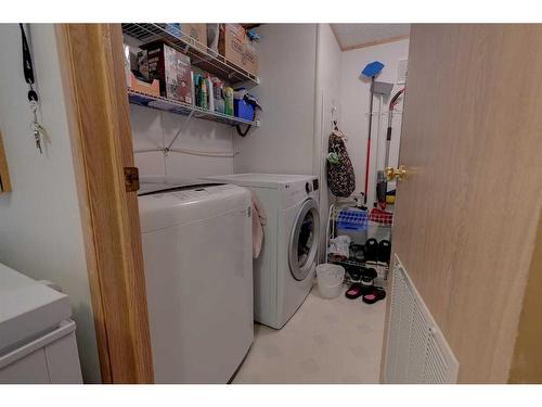 2122 19 Avenue, Delburne, AB - Indoor Photo Showing Laundry Room