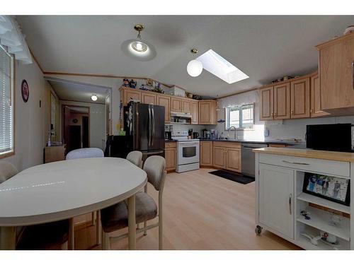 2122 19 Avenue, Delburne, AB - Indoor Photo Showing Kitchen