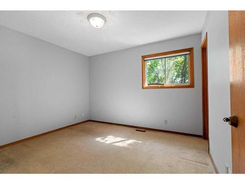 4512 43 Street, Sylvan Lake, AB - Indoor Photo Showing Other Room