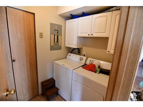 5125 A & B Victoria Avenue, Coronation, AB - Indoor Photo Showing Laundry Room